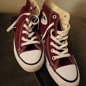 Converse Burgundy High-Tops Size 6.5